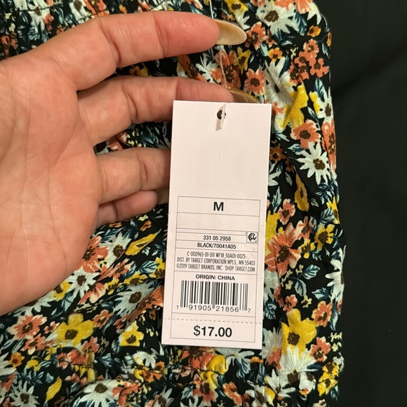 Wild Fable, brand new. Black with flowers. Stretchy waist. - Picture 4 of 4